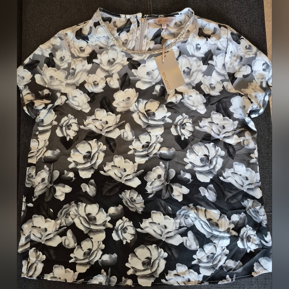 Studio Floral Black and White Women's Top